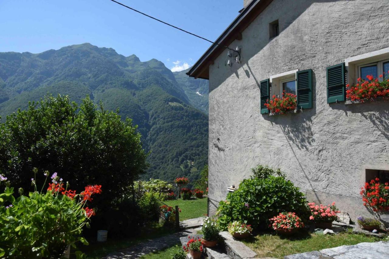 Hotel Antico Intragna Exterior foto